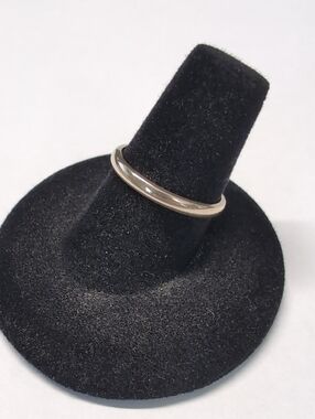 14k Gold Band Ring 2.3mm, Size 7.25